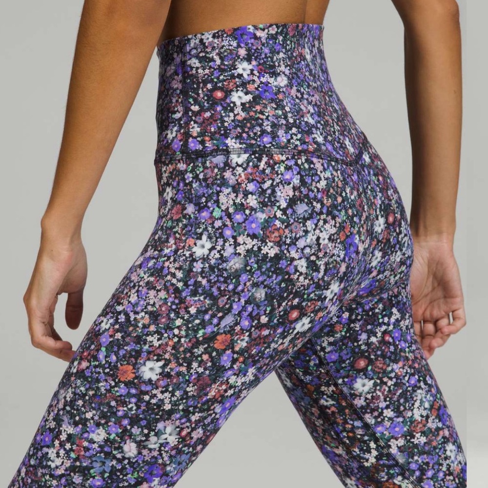 Lululemon black purple flower burst multi Align High-Rise Crop 21” legging - Picture 9 of 10